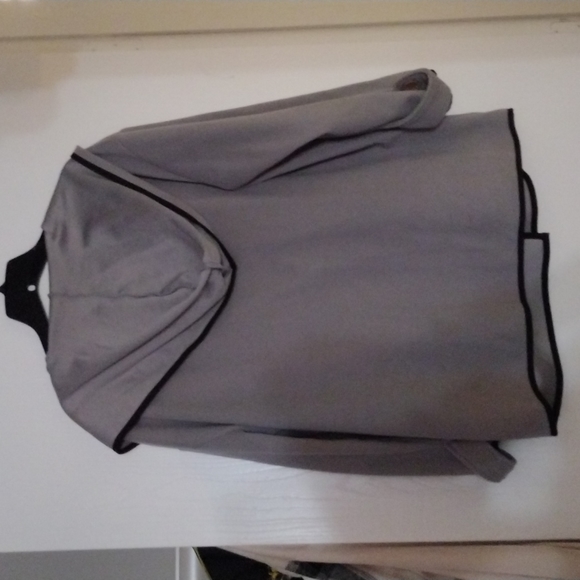 Clothes - Picture 4 of 4